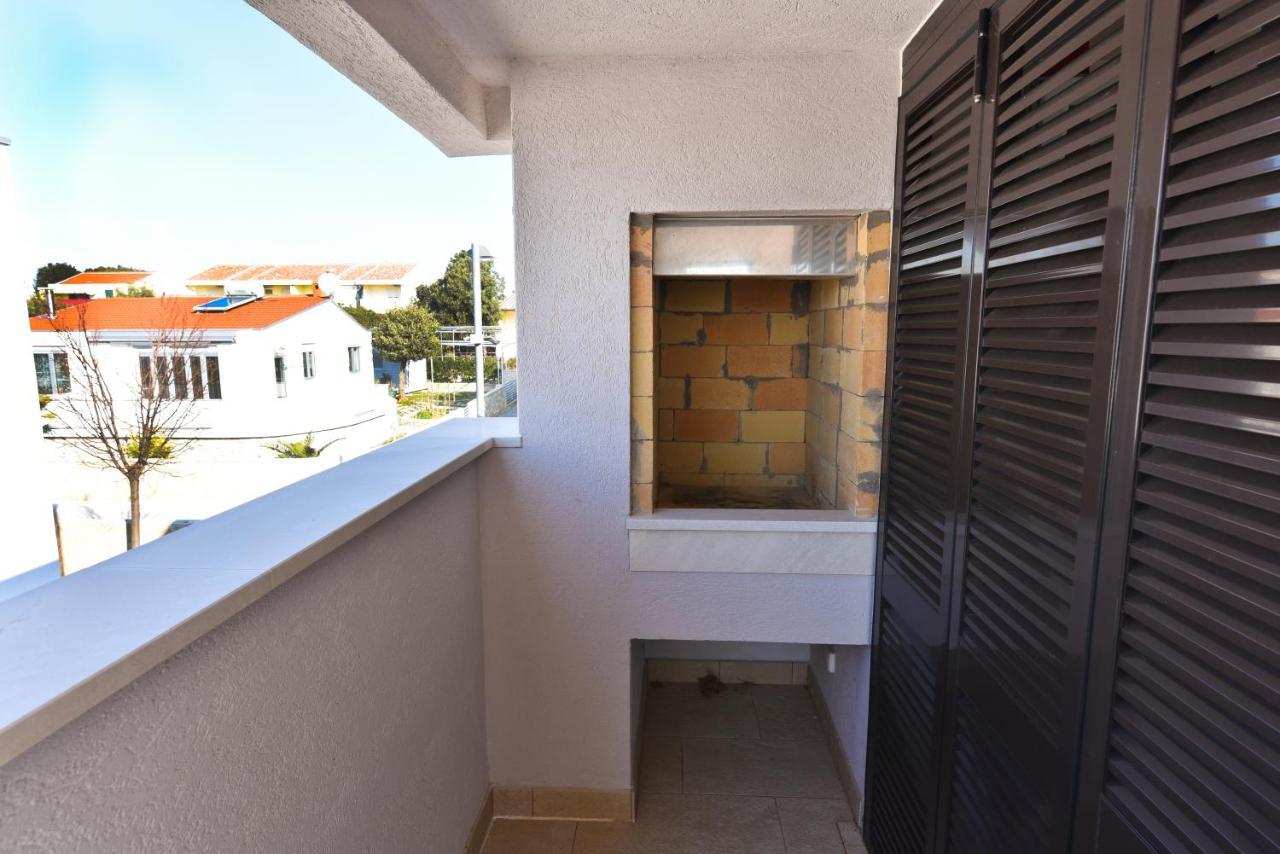 Apartmani Astrado Petrčane Petrcane Exterior foto