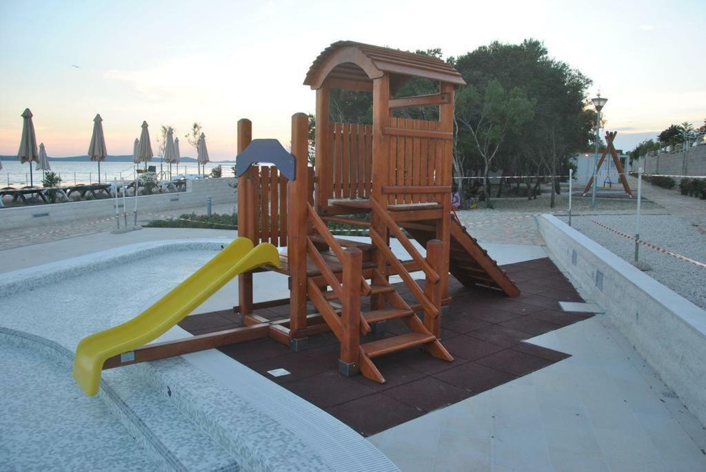 Apartmani Astrado Petrčane Petrcane Exterior foto