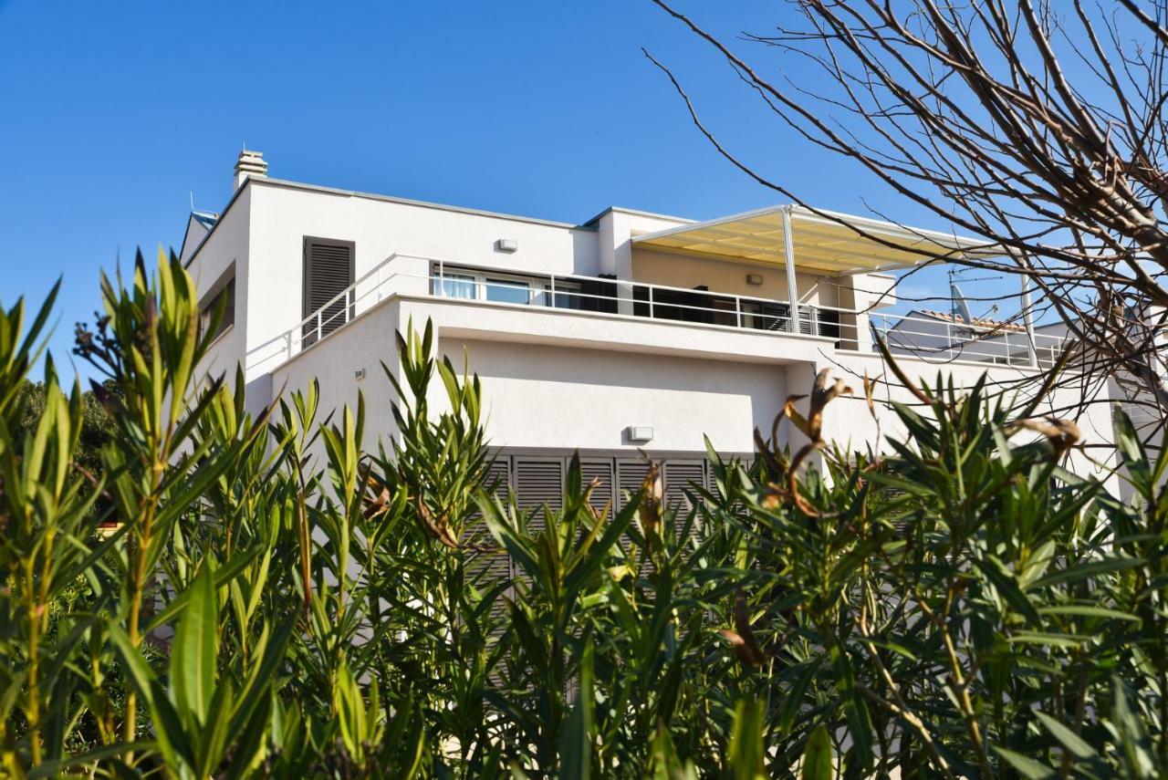 Apartmani Astrado Petrčane Petrcane Exterior foto