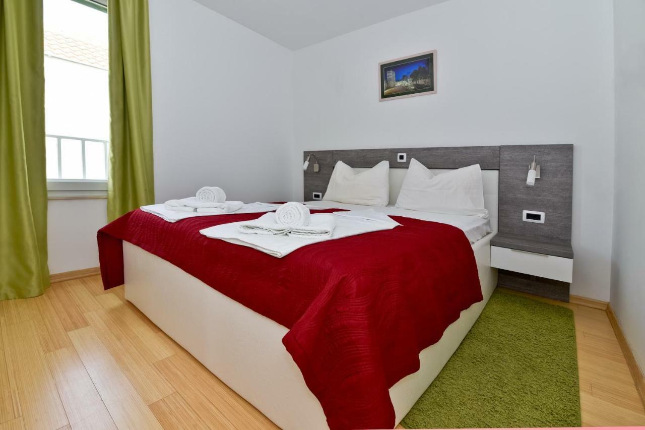 Apartmani Astrado Petrčane Petrcane Exterior foto